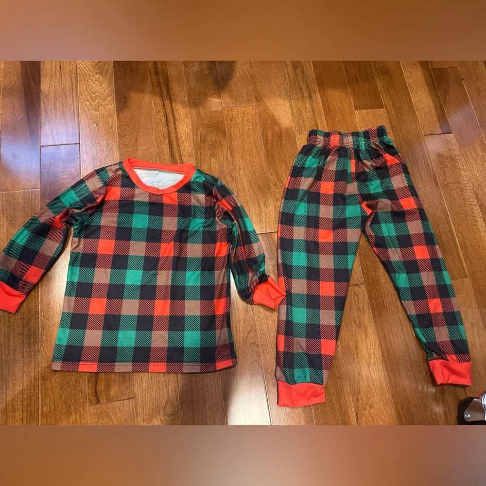 Kids Christmas Pajama Set – Size 5–6Y – Blue Santa Claus Print